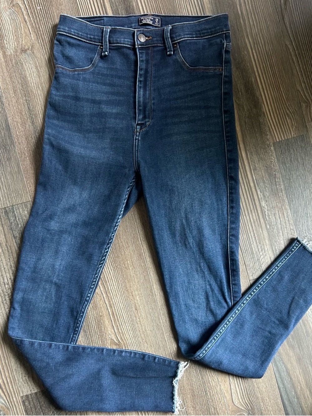Abercrombie & Fitch High-Rise Dark Blue Women’s Skinny Jeans